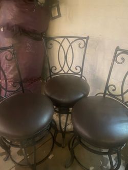 3 bar stools