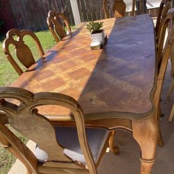 Dinning Table