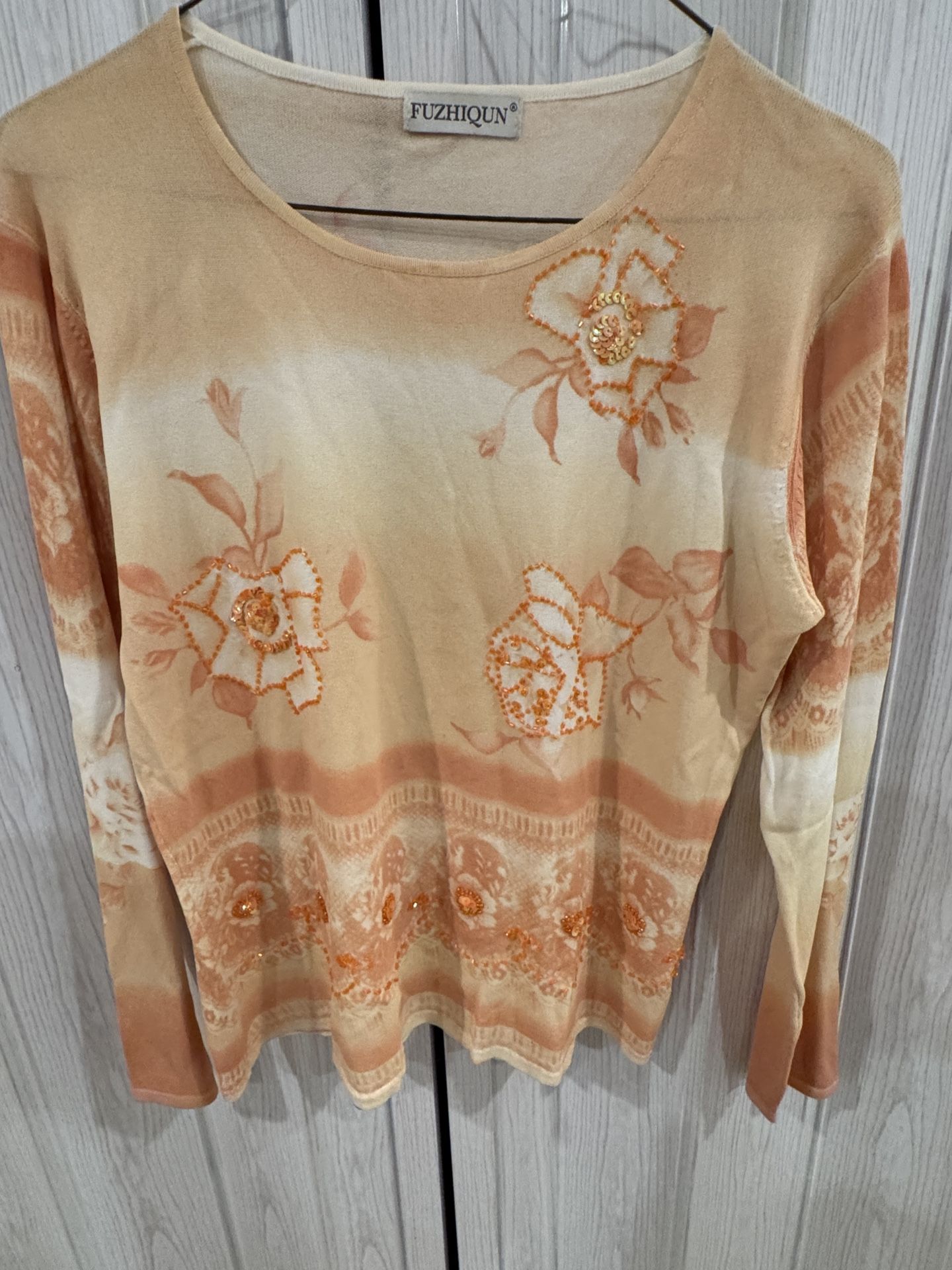 Women’s Fuzhiquen Peach floral long Sleeve Size Small/medium? Shirt