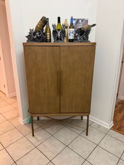 Bar glass cabinet