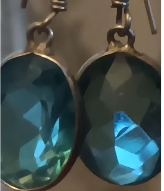 Apatite Gemstone Earrings Amazing Color Silver & Apatite