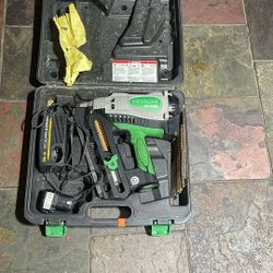 Hitachi NR 90 GR Nail Gun