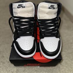 Jordan 1 Retro High Satin Black Toe 