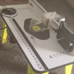 Ryobi Router Table With 2HP Plunge Router
