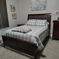 Queen Size Bedroom Set 