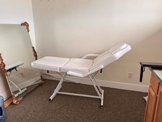Lash, facial, or massage bed
