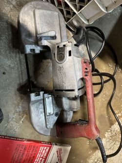 Milwaukee Band Saw With 2 Blades