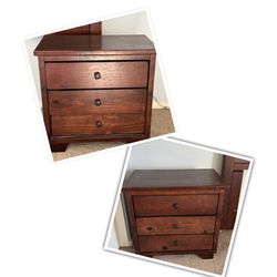 2 nightstands with drawers (must pick up)