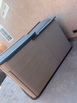 Rubbermaid Slide-Lid Outdoor Storage Shed