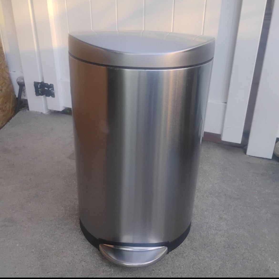 Stainless Steel Trashcan Simplehuman Great Condition 17" W X 12 1/2" D X 26 3/4" T