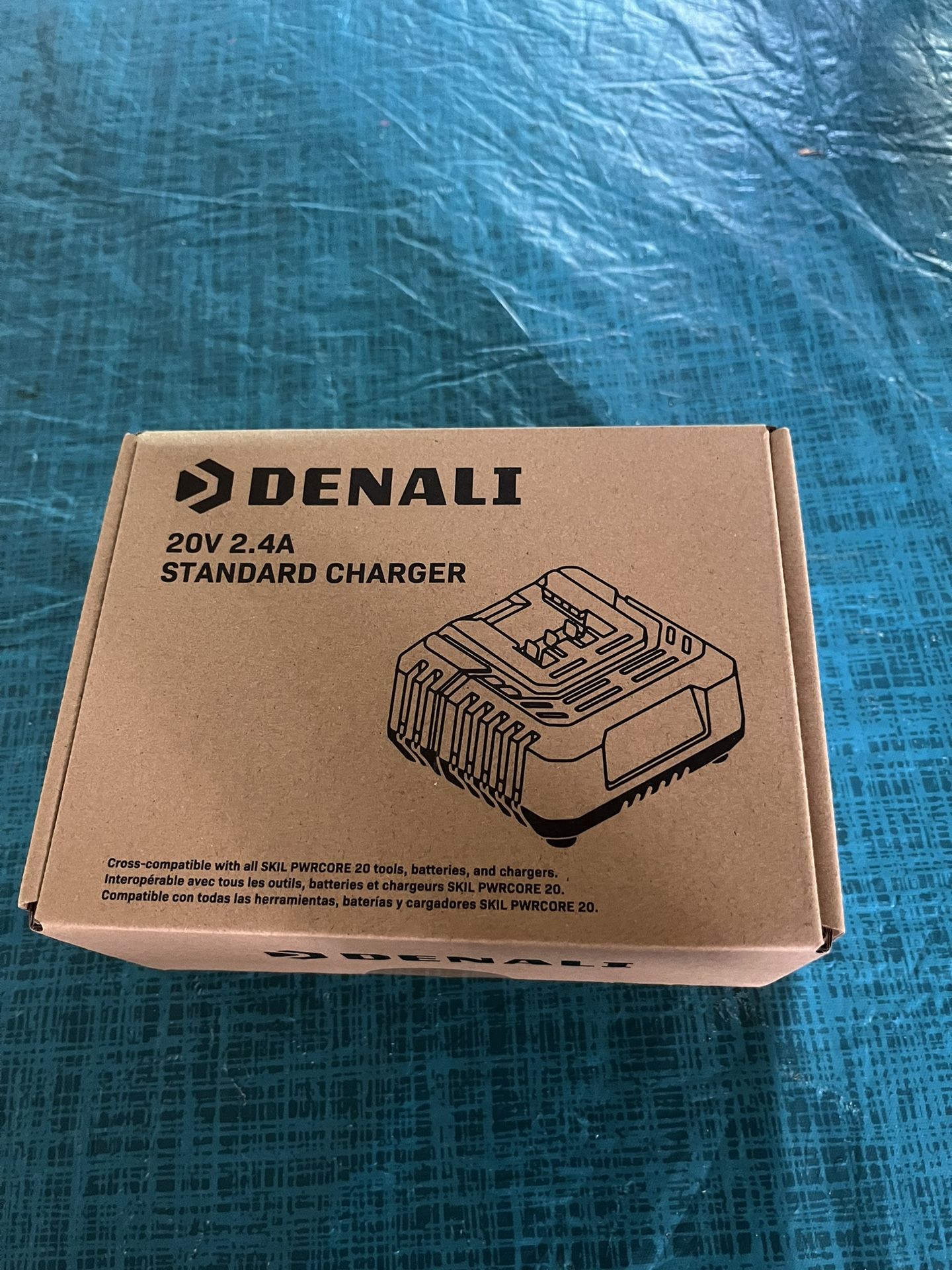 Denali 20V Standard Charger
