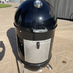 Weber Smoky Mountain 22@