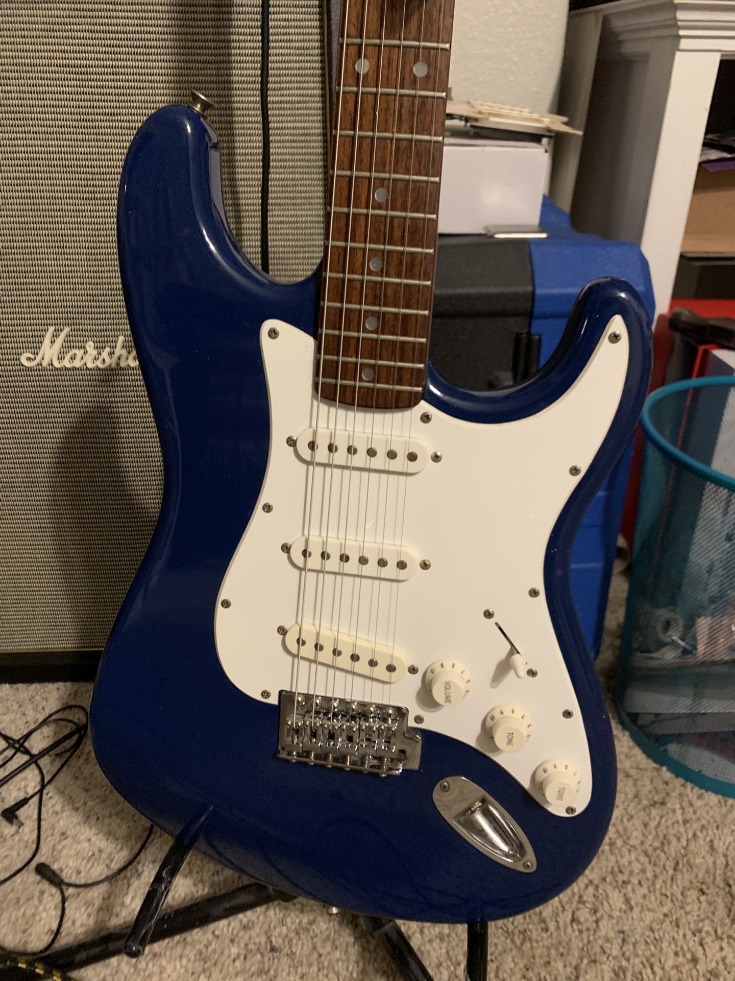 2010 Fender Squier Affinity Stratocaster / Strat Electric Guitar - Royal Blue!