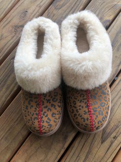 Leopard Print UGG Slippers/Shoes. Size 6