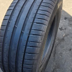255/60/18 Michelin Pilot Sport 