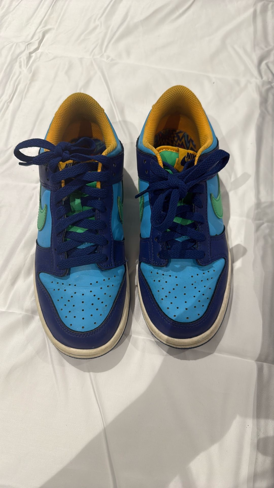 Gently Used Nike Boys Shoe Size 5.5