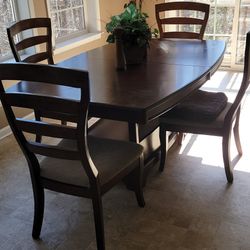 Wooden Dining Set W/buffet 