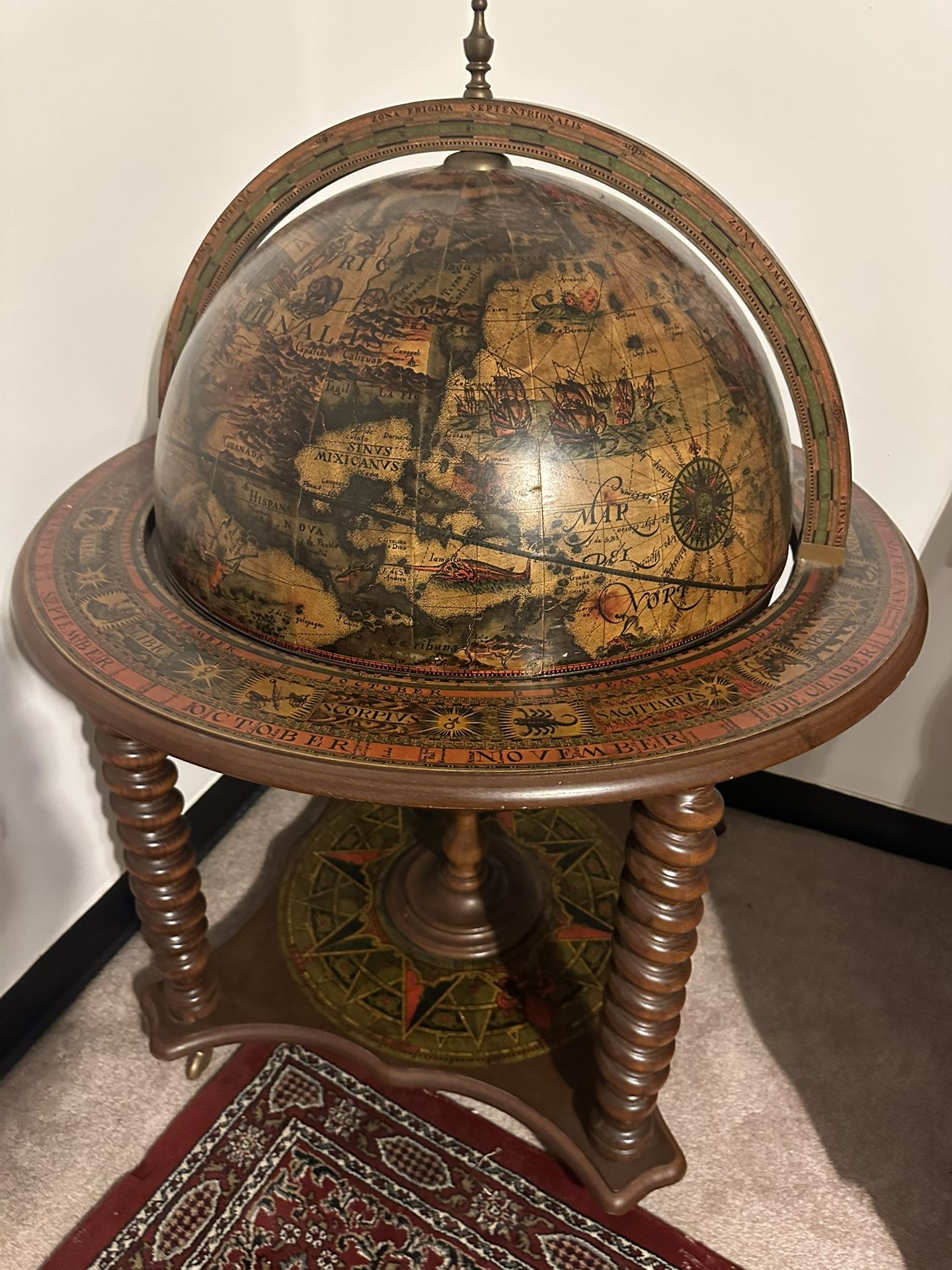 Antique Bar Decorate