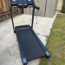 Horizon AT 7.0 Treadmill New In Box