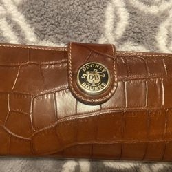 Authentic Dooney & Bourke Wallet