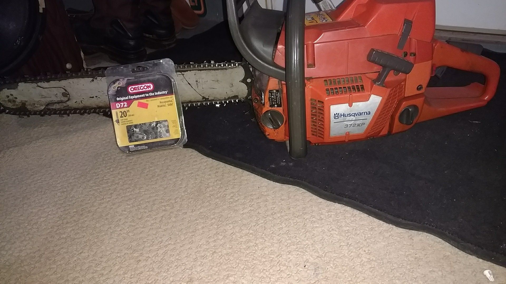 Husqvarna chainsaw 372xp comes with new chain!!