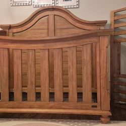 Bassett Crib In a very Good Condition.