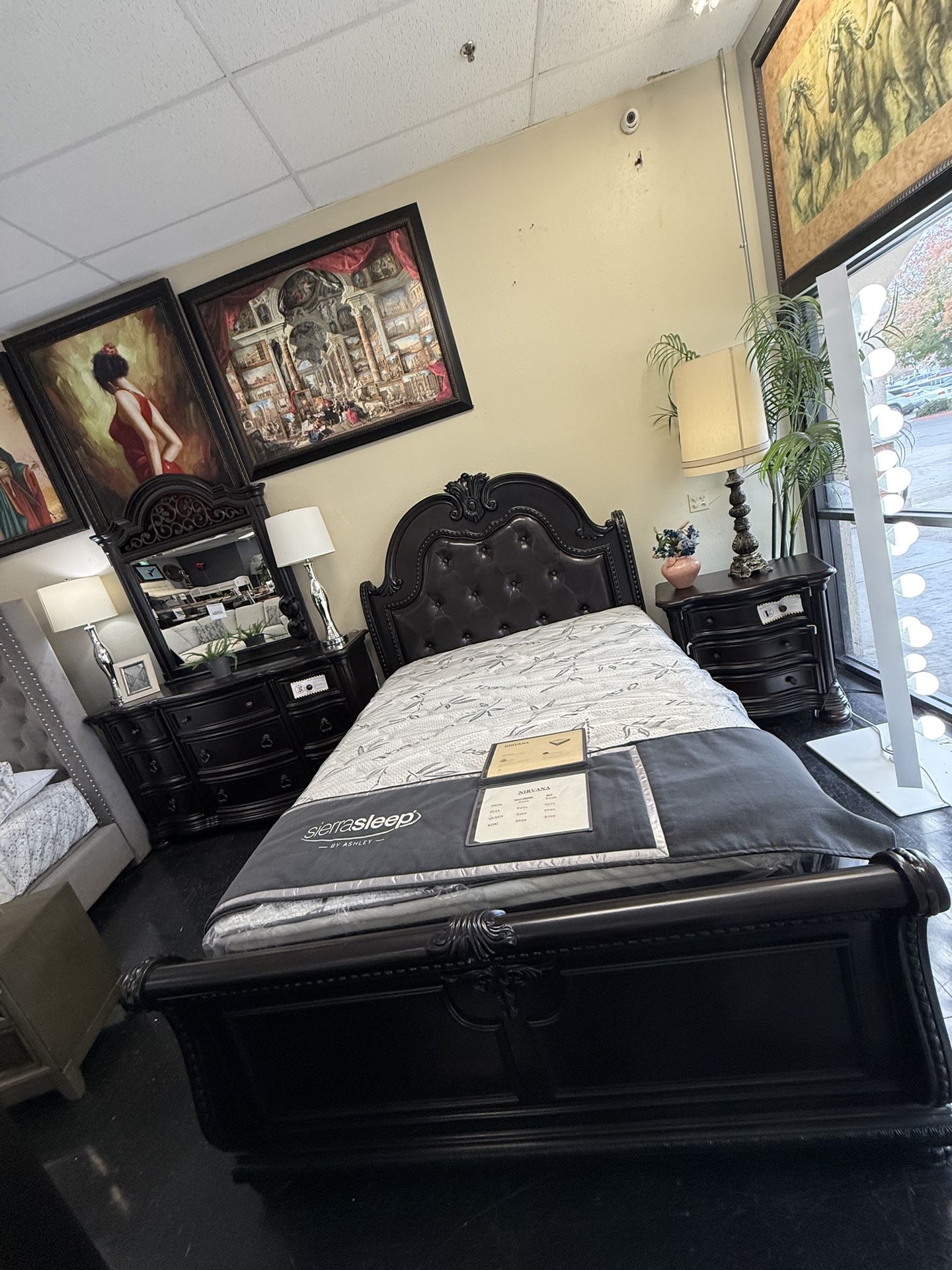 Queen Bedroom Set Includes Dresser,mirror,bed Frame & Nightstand