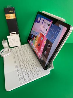 Apple IPad Air 5th Generation (10.9” Liquid Retina/ M1 chip / 2022 Model) 64GB with pen, keyboard case & Accessories (256gb $479)