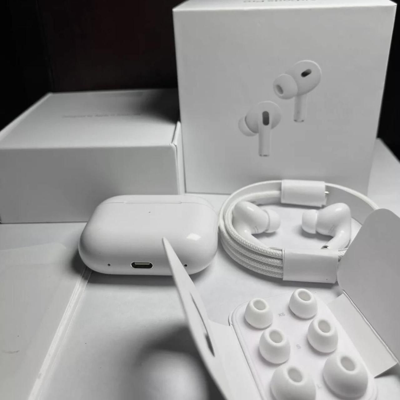 Airpods Pro 2nd Gen with Wireless Charging case (USB-C)