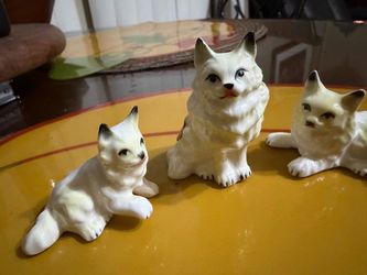 Vintage Set of 3 Ceramic Cat Figurines bone china by Kelvin’s