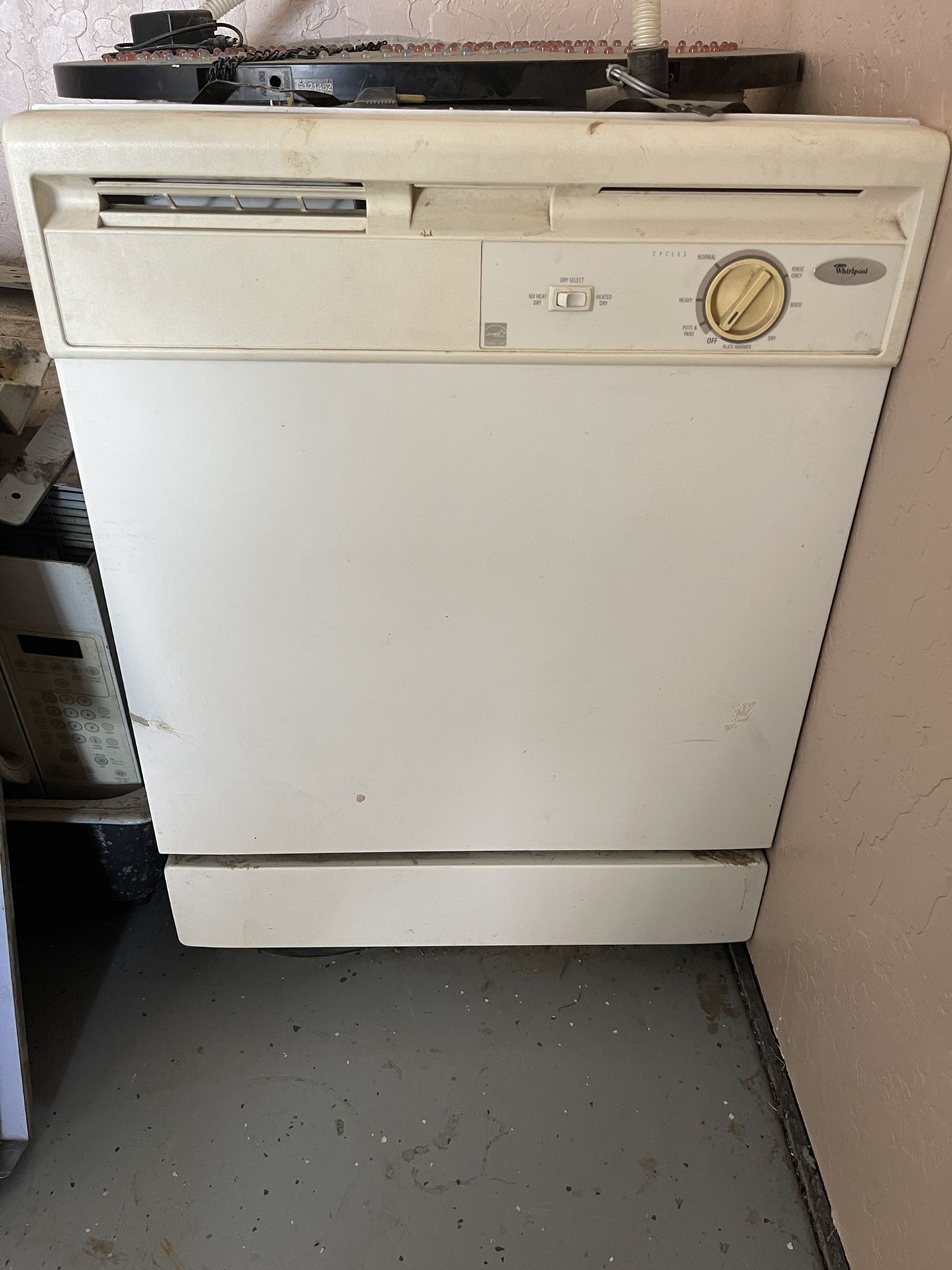 Diswasher Machine. For Dishes To Wash.