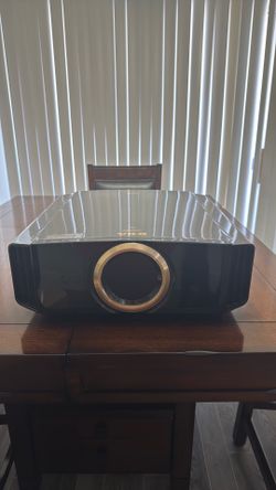 JVC D-ILA Reference Series Projector