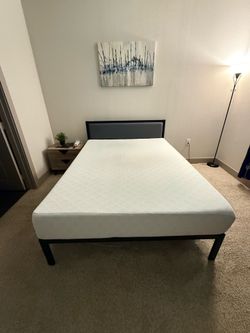 Queen bed + mattress