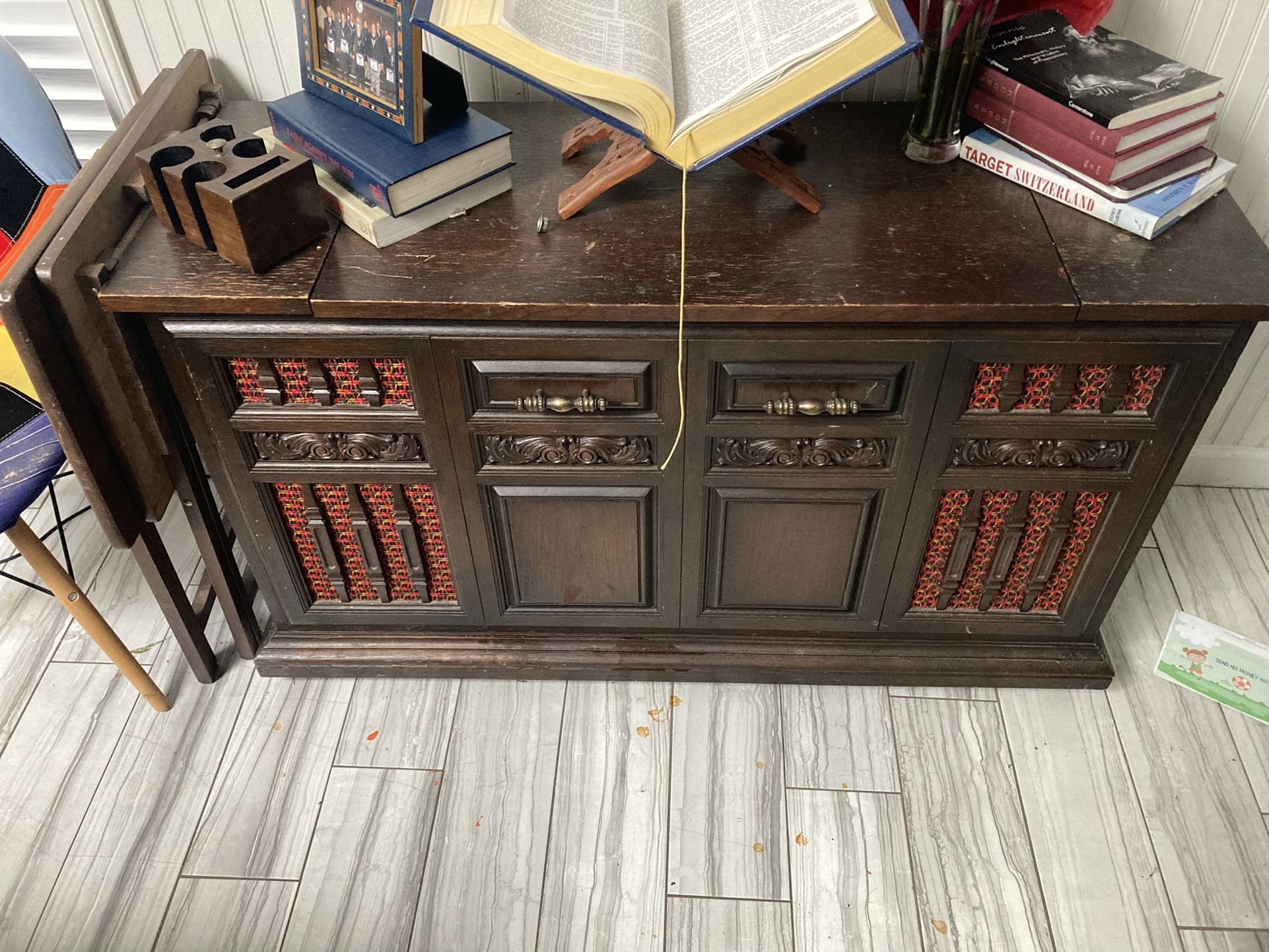 Antique Cabinet Stereo & Record Player  