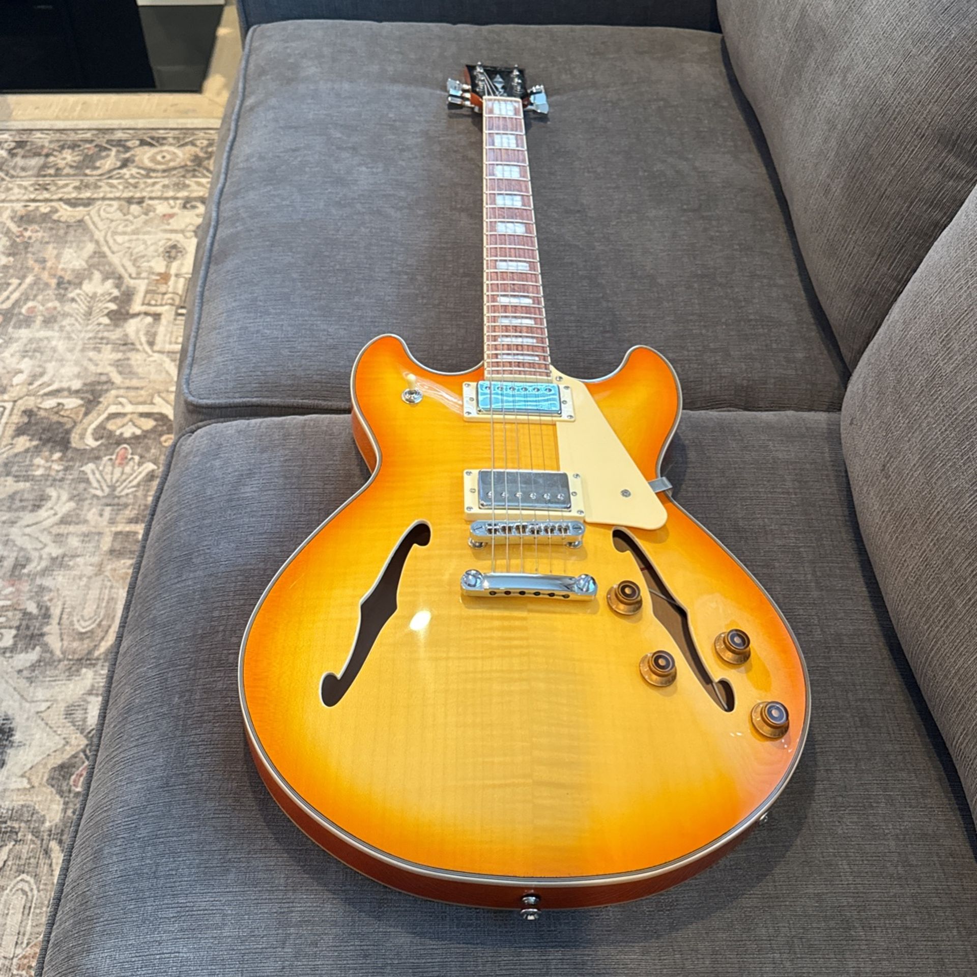 Electric Guitar - Harley Benton HB-35 Plus - Lemon Drop - Perfect Condition