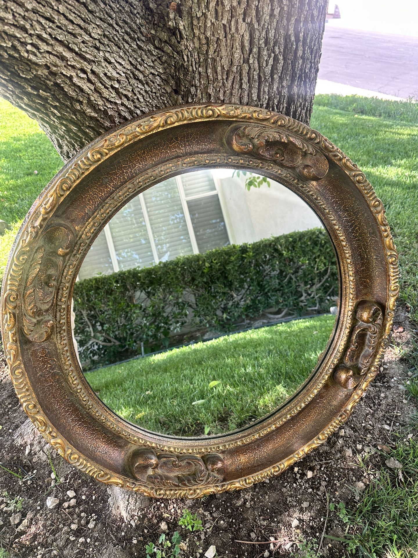 Vintage Ornate Round Wall Mirror – Antique Bronze Gold Finish