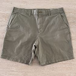 GAP KHAKI MEN’S SHORTS