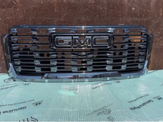 2024 2025 GMC Sierra Denali 2500/3500 Black GRILLE w/Camera