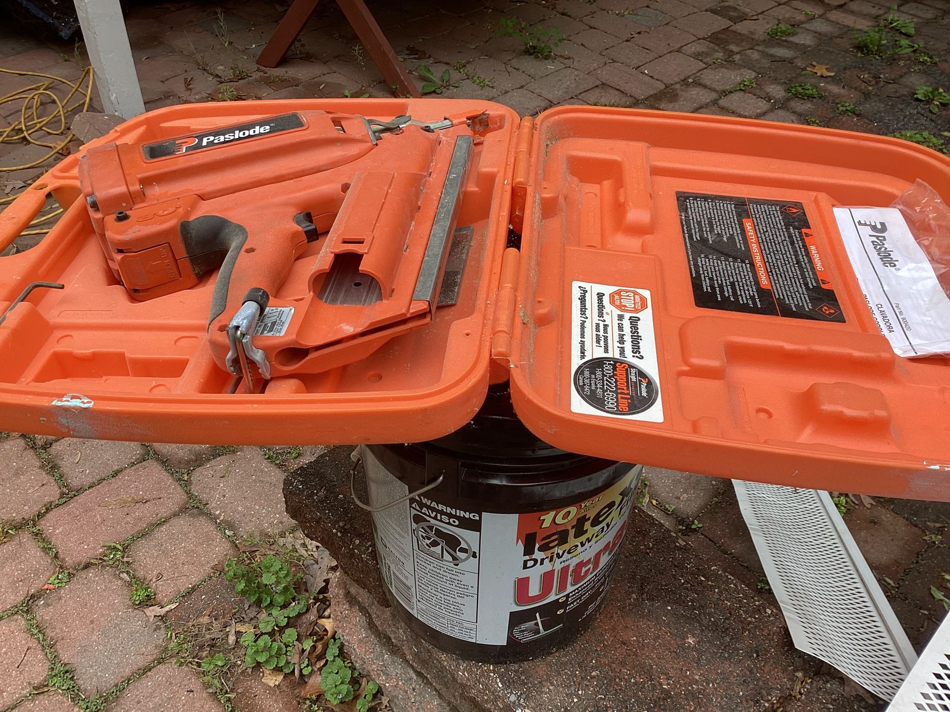 Paslode Cordless Nailer