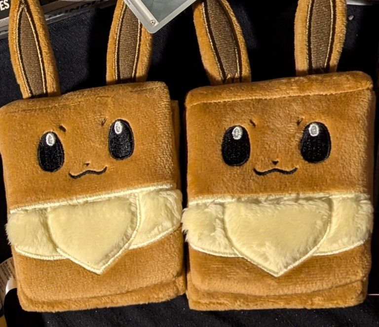 Eevee plush Deck Box