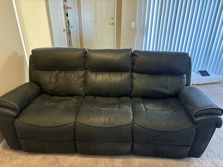COUCH NEARLY NEW-BLACK 