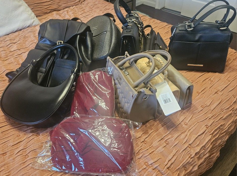 Selling A Bundle Of Bags!!!