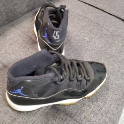 Nike Air Jordan 11 (45) ** Size 9.5**