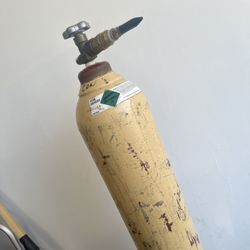 Helium Tank With Valve Regulator 