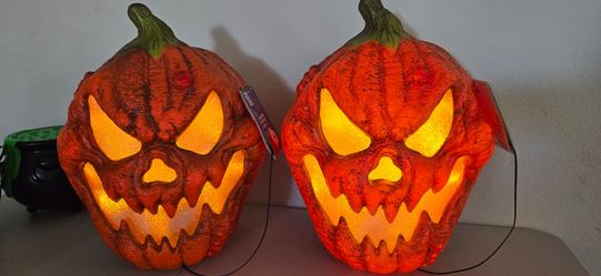 Home Accents Holiday 16" Light-Up Halloween Jack-O'-Lanterns (Set of 2)