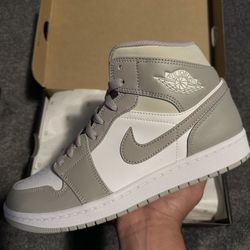 Air Jordan 1 Mid