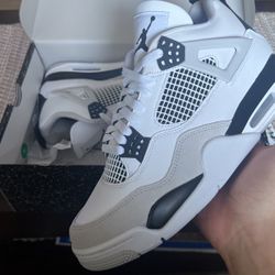 Jordan 4 Military Black 