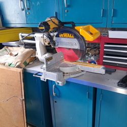 Dewalt  Compound Saw