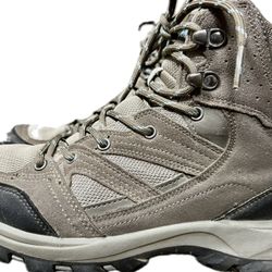 Women’s Size 9 Hiking Boots 