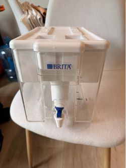 Brita water filter & 8 Filters